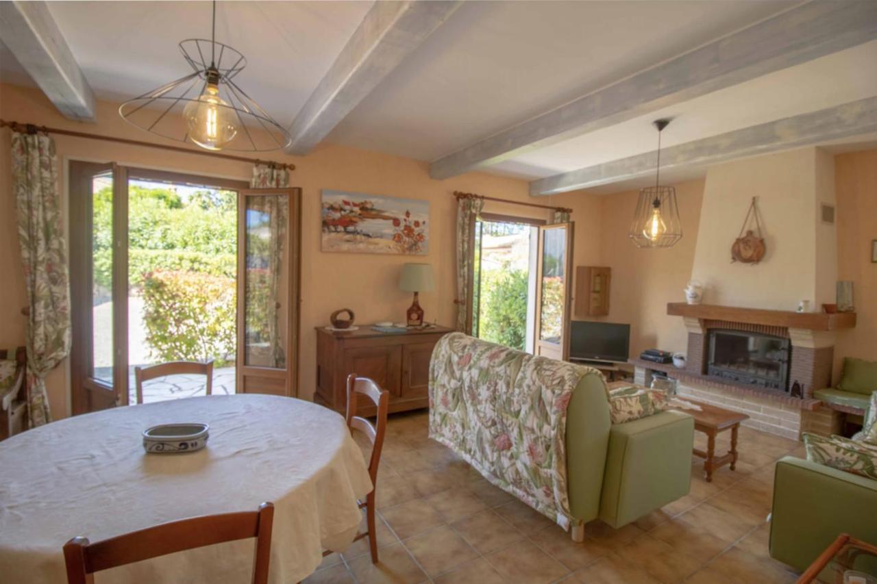 Large Spacious House In Fréjus エクステリア 写真