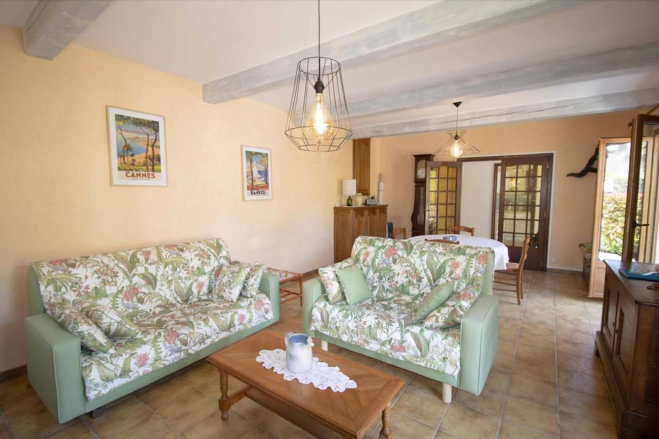Large Spacious House In Fréjus エクステリア 写真