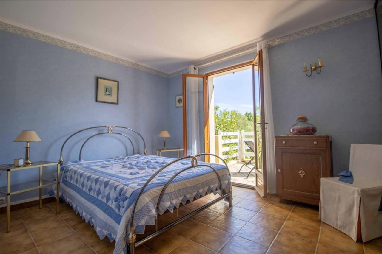 Large Spacious House In Fréjus エクステリア 写真